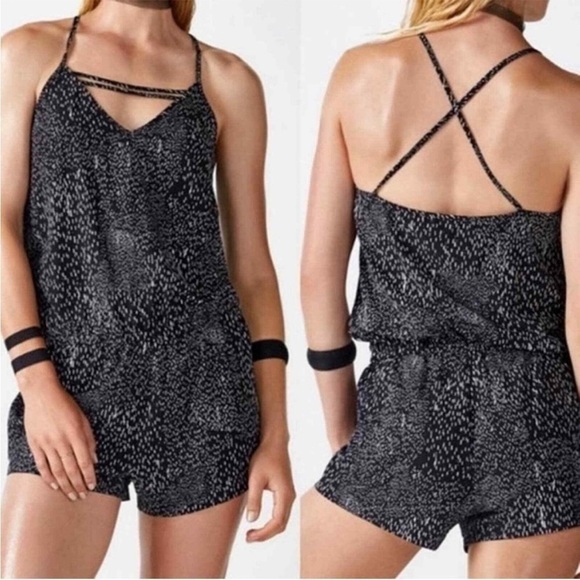 Fabletics Black & White Joel Constellation Print Black White Romper  Large - Picture 5 of 13